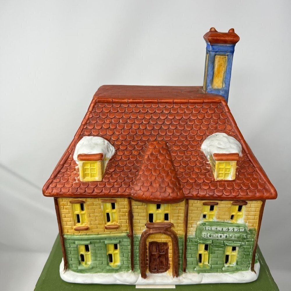 Dickens of London Scrooge House Lighted Porcelain‎ Collectible Ebenezer